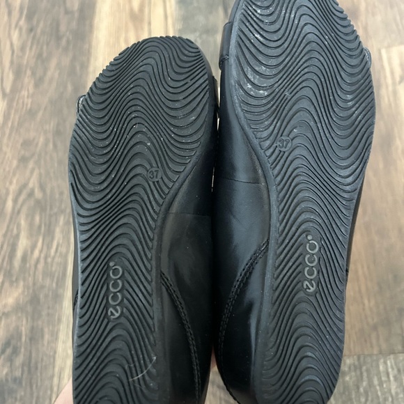 Ecco shoes - Picture 2 of 3